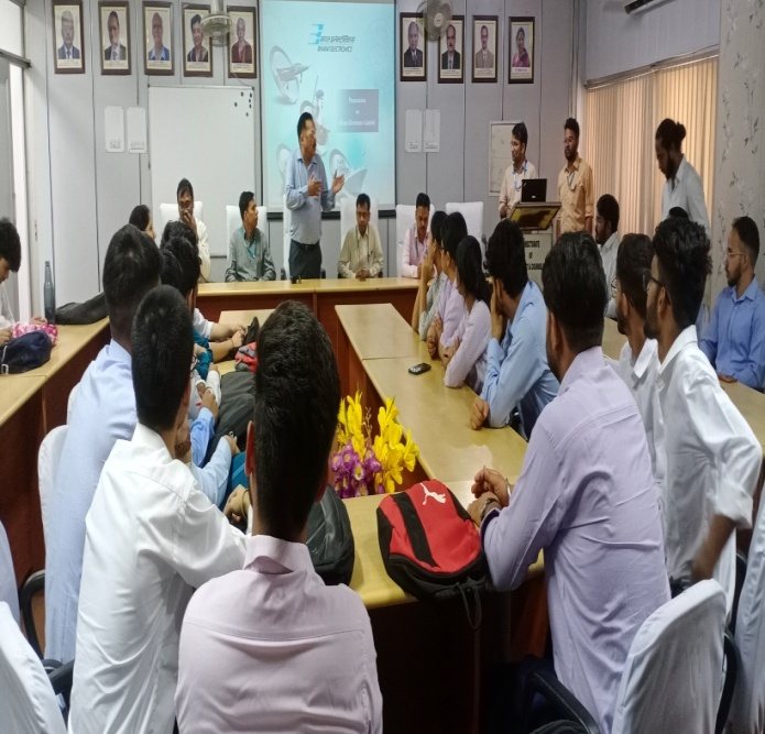 Company experts and the Director interacting with students during the company profile presentation